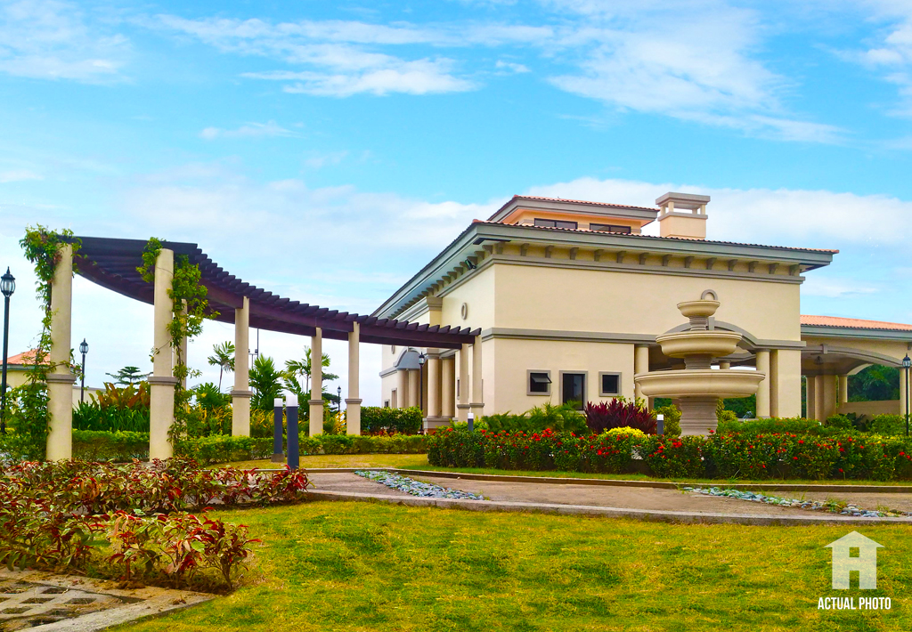 BTW-fountain-area-BANNER